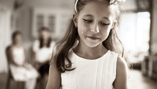 失望的孩子图片