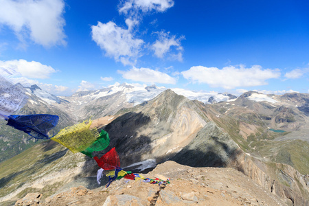 首脑会议在陶恩山阿尔卑斯山，奥地利的 Grossvenediger 和祷告旗山冰川全景