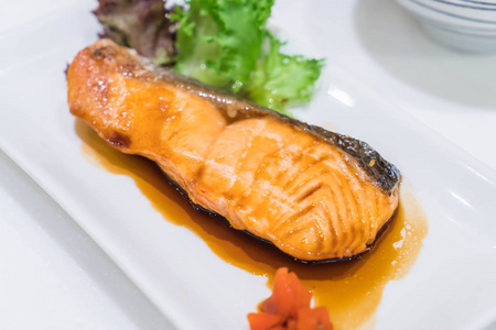 份红烧鱼日本的食物风格