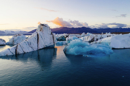 冰岛冰川泻湖 suring 日落