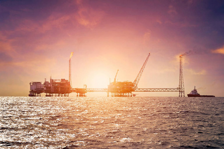生产石油和天然气海上施工平台