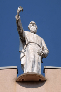 圣保罗圣保禄大教堂上的使徒雕像, 阿尔巴尼亚