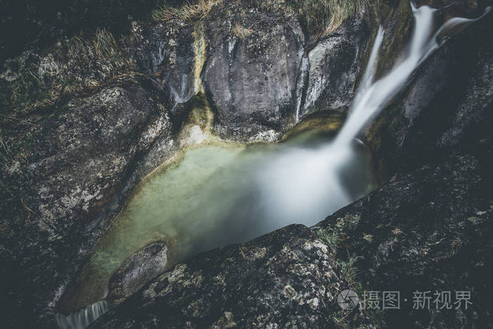 雾天气山风景冬天心情对预览中猪圈