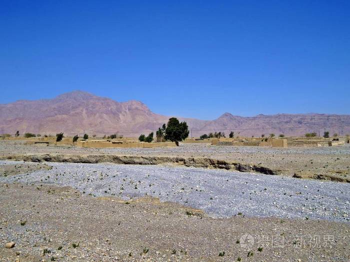 俾路支省是西南亚一个干旱的沙漠和山地地区。它包括巴基斯坦伊朗和阿富汗之间的边境地区。