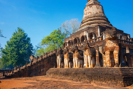 扫管笏常 Lom 寺在 Si Satchanalai 历史公园，教科文组织世界文化遗产在素可泰，泰国