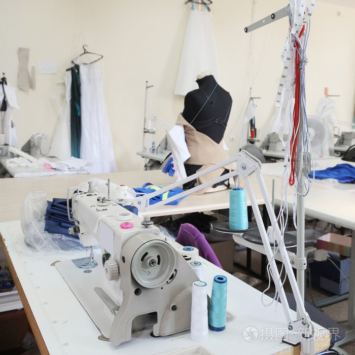 制衣厂车间的内部