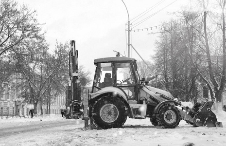 一桶户外街道城市雪机