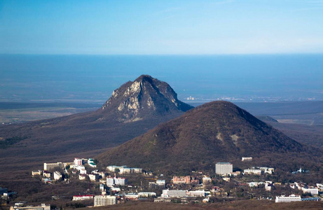 山风景。美丽的景色风景如画的峡谷, 与高山的全景。北高加索的性质, 在山上休息