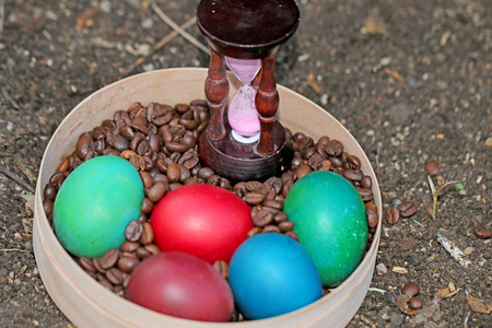 沙漏的复活节彩蛋在户外的数目