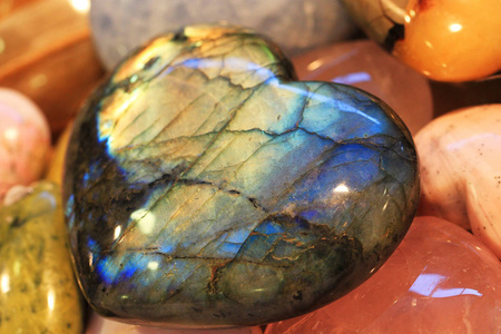 蓝 labradorite 矿心