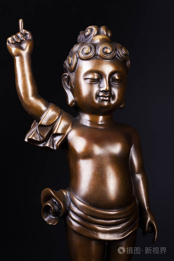 年轻的王子悉达多乔达摩。在黑色背景下被