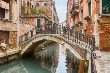 在威尼斯域名详细说明旧的体系结构
