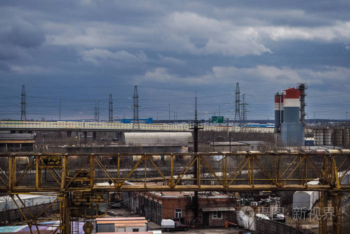 工业区工厂区的城市.俄罗斯.圣彼得堡,春天 2017