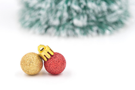 圣诞红装饰点缀 红色和金色的球
