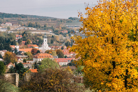 德文的村庄和作为看到 f 圣十字教堂