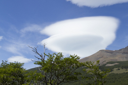 Linticular cloudscape 在天空