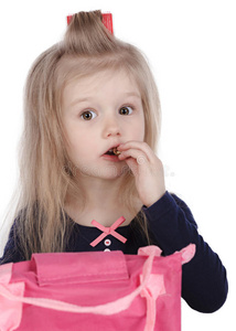 小女孩吃糖果图片