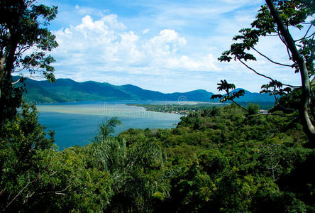 泻湖美景