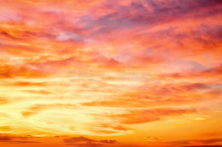 火红的橙色夕阳天空图片