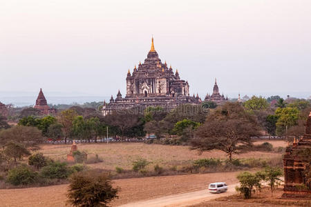 那边峪寺全景图