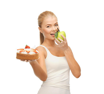 吃苹果拿蛋糕的女人