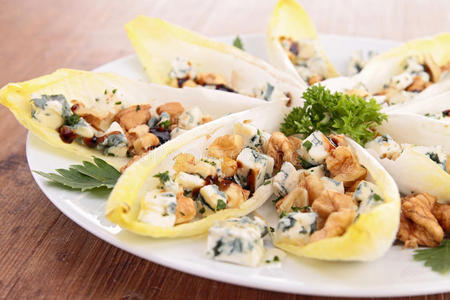 素食的菊苣开胃菜图片