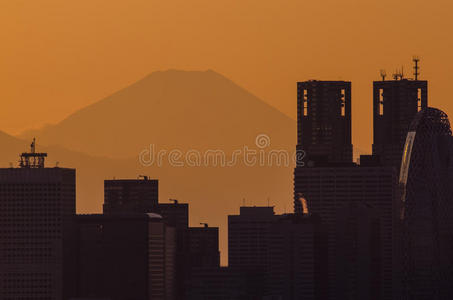 摩天大楼和富士山