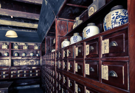 中药中药柜旧药房的药品柜.