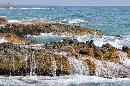 波浪飞溅