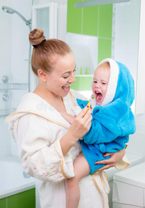 浴袍 白种人 浴室 牙科 漂亮的 微笑 美丽的 洗澡 小孩