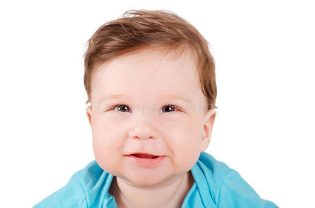 一个可爱微笑的婴儿的特写肖像