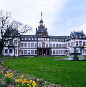 哈瑙菲利斯鲁厄城堡公园的春天