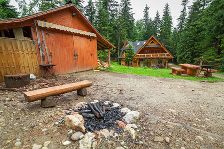 在塔特拉山森林野餐