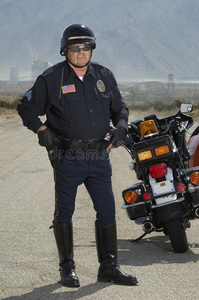 骑摩托车的交警