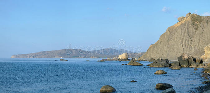 克里米亚梅加诺姆半岛的海岸石和风景