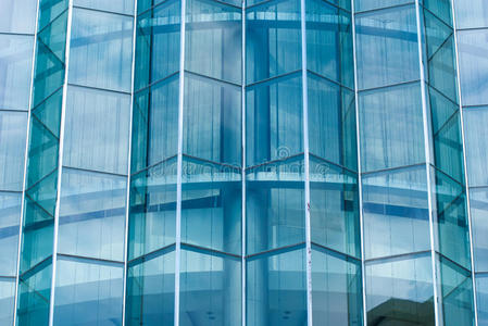 摩天大楼的蓝色玻璃墙图片