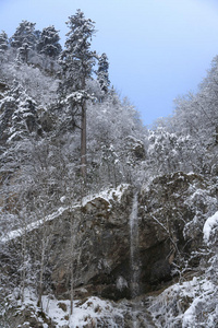 冰冻山溪