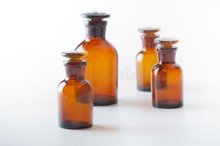 小型化学玻璃瓶图片
