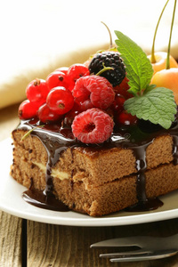 草莓巧克力蛋糕覆盆子醋栗樱桃