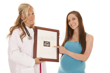 孕妇医生与超声指向