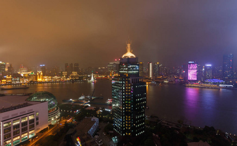 现代的城市夜景，外滩上海