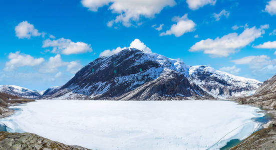 在挪威的 Nigardsbreen 冰川