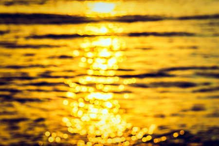 海水与太阳光线的反射