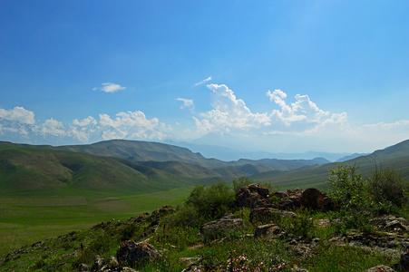 在 Sartaly 山风景