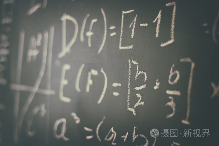 数学公式和计算写的是chalboard 的侧面图 选择性的焦点照片 正版商用图片0pab2b 摄图新视界 数学公式和计算写的是chalboard 的侧面图 选择性的焦点照片 正版商用图片0pab2b 摄图新视界