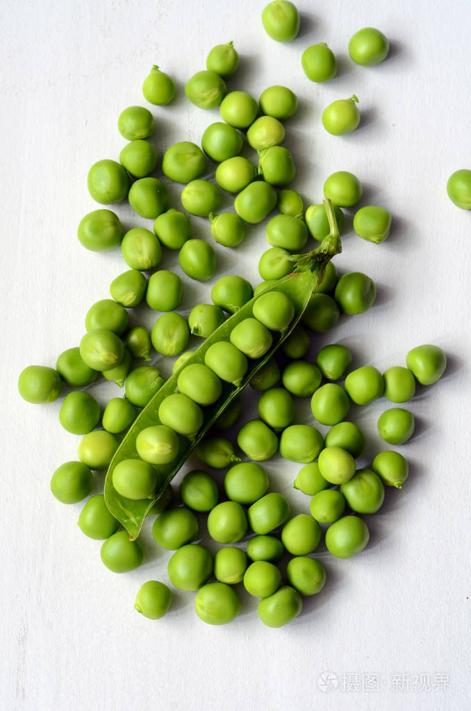 新鲜原料有机绿色豌豆关闭了照片