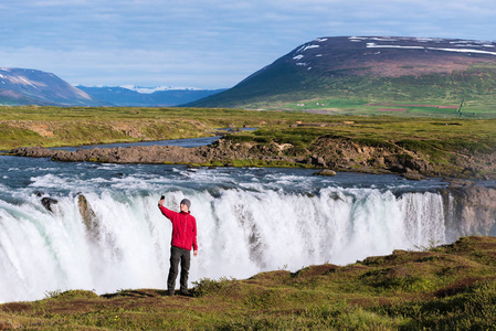 冰岛有 Godafoss 瀑布风景