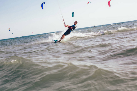 滑水人 kiteboard 运动的景观观