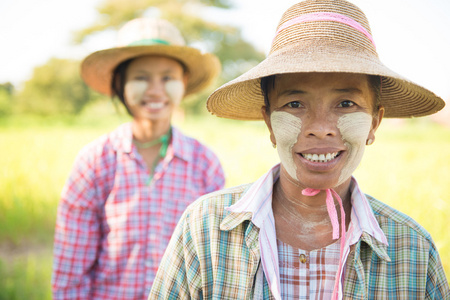 传统的缅甸女农民肖像