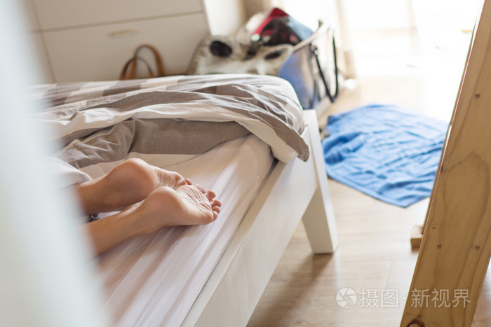 在床上的女人脚